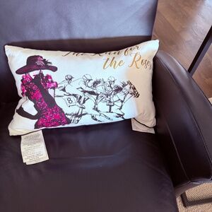 FOUR NEW RUN FOR THE ROSES ACCENT DECORATOR PILLOWS W/FEATHER INSERTS